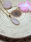 Pendentif ovale en quartz rose