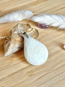 Pendentif goutte en Pierre de Lune beige