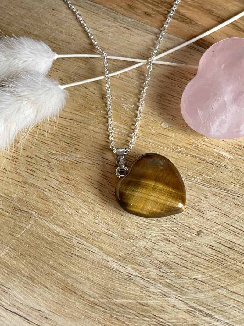 Pendentif Coeur en Oeil de Tigre - Vibrations Cristallines Pendentif Coeur en Oeil de Tigre - Vibrations Cristallines