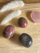 Pierre roulée Rhodonite (à l'unité)